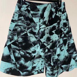 Light Aqua Blue with Black accents NIKE Men’s Lightweight Active Shorts [L]